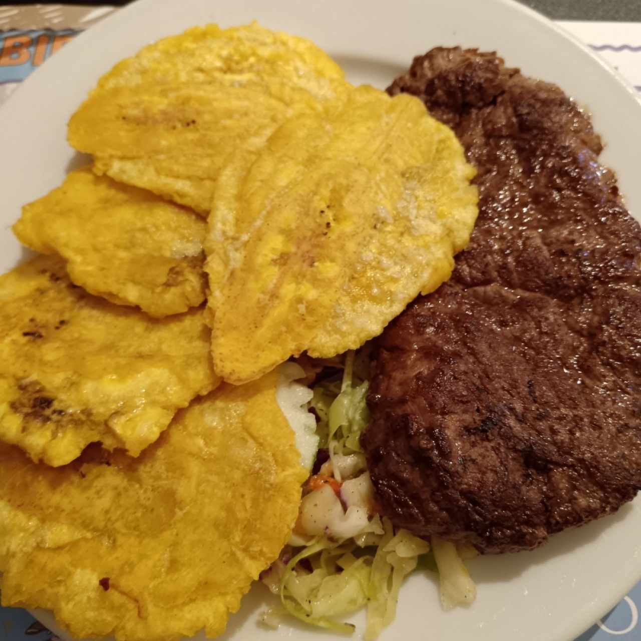 Filete a la Plancha con patacones 