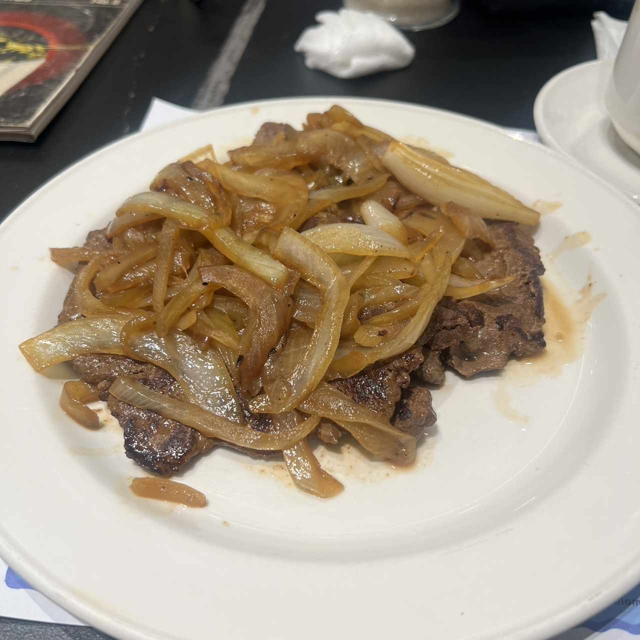Bistec de Higado Encebollado