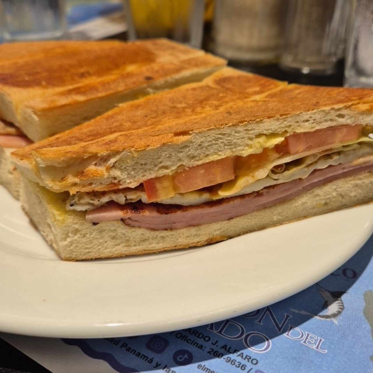Emparedados /Sandwiches - Jamón Con Huevo