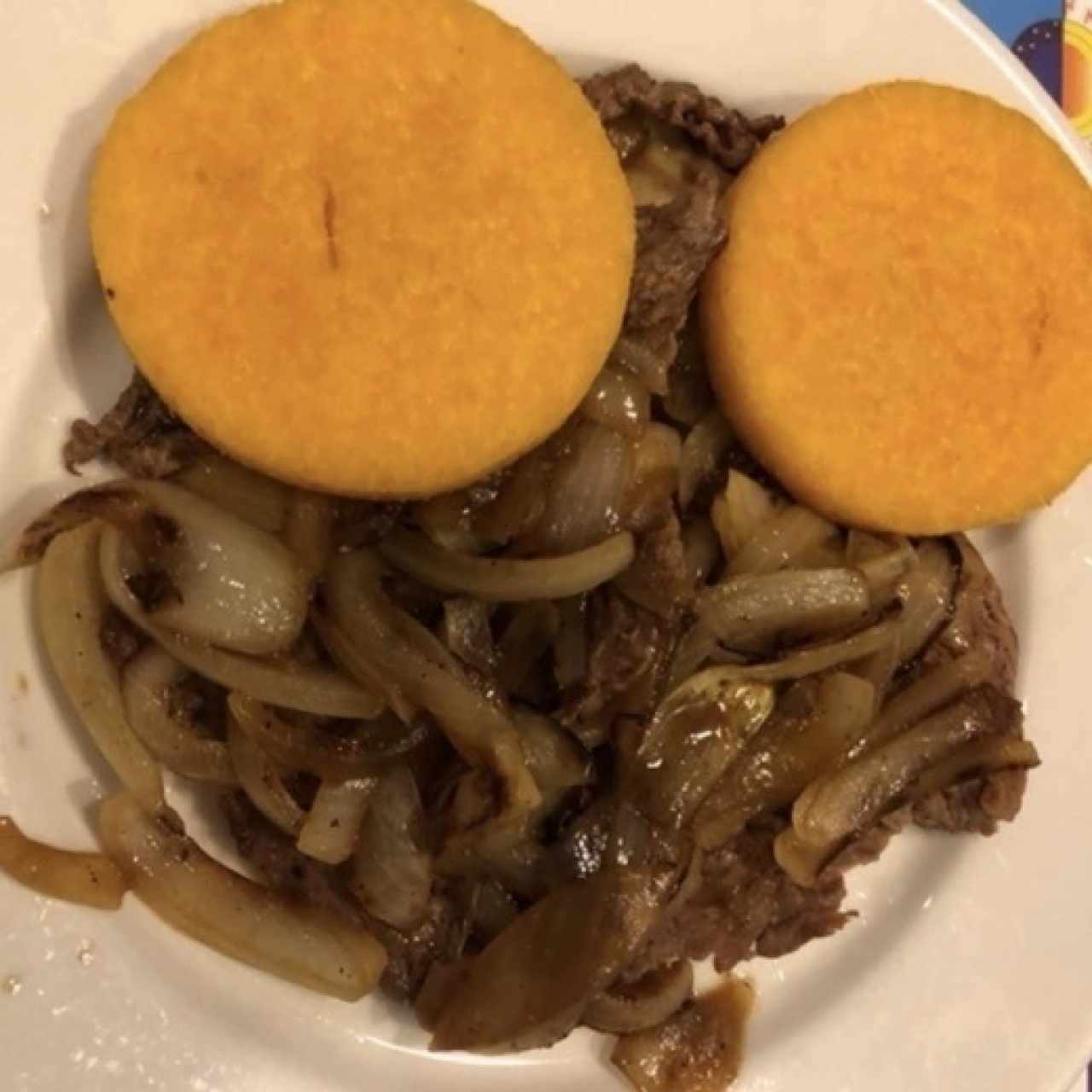 Bistec encebollado