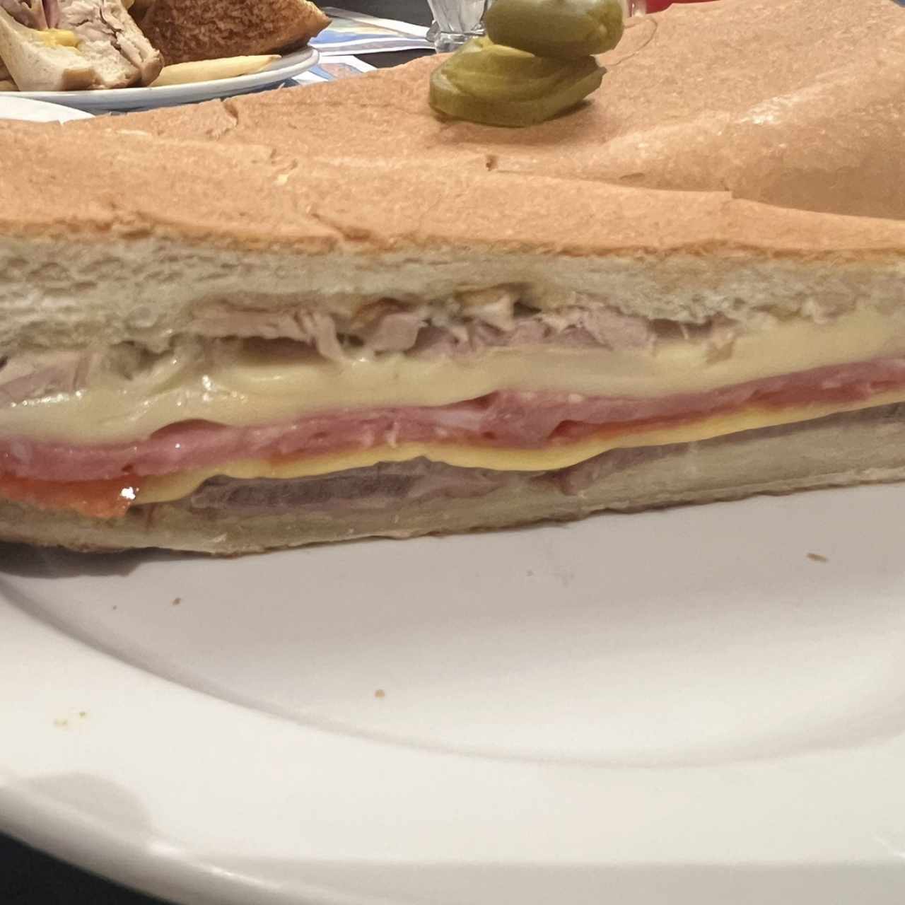 Emparedados /Sandwiches - Cubano