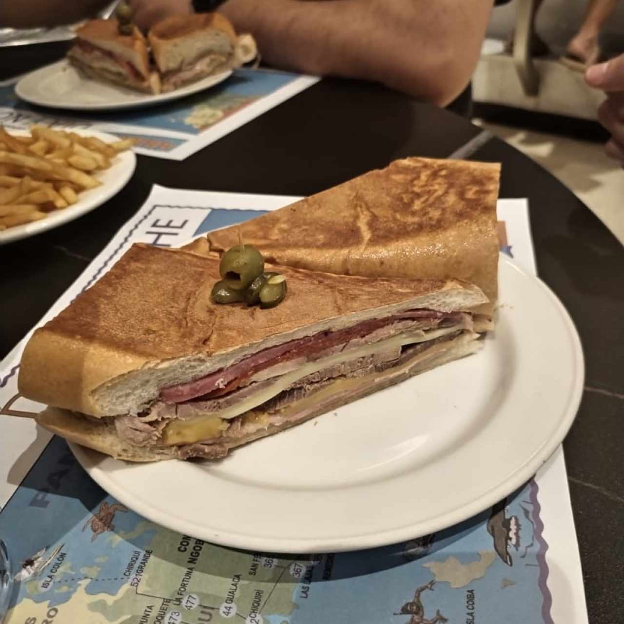 Emparedados /Sandwiches - Cubano