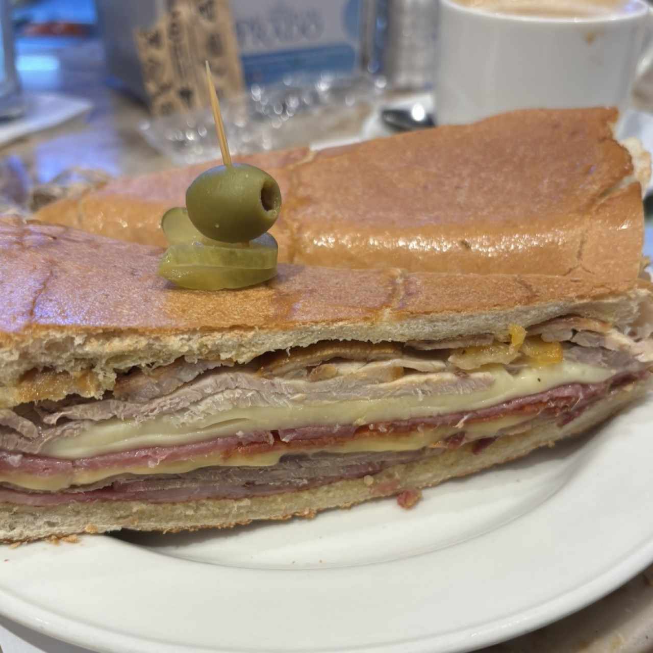 Emparedados /Sandwiches - Cubano