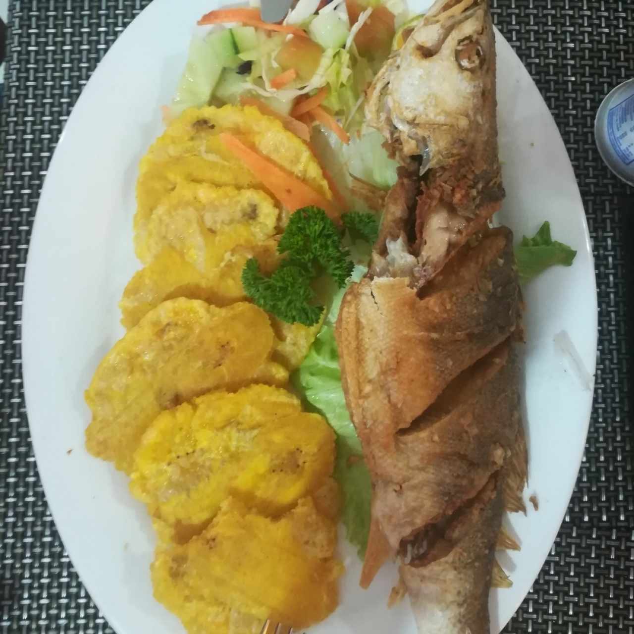 pescado frito con patacones