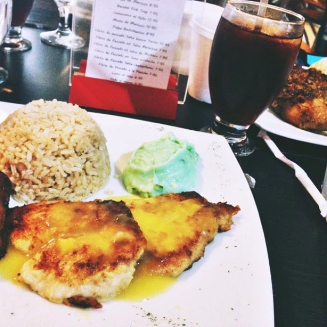 Filete de pescado y arroz con coco