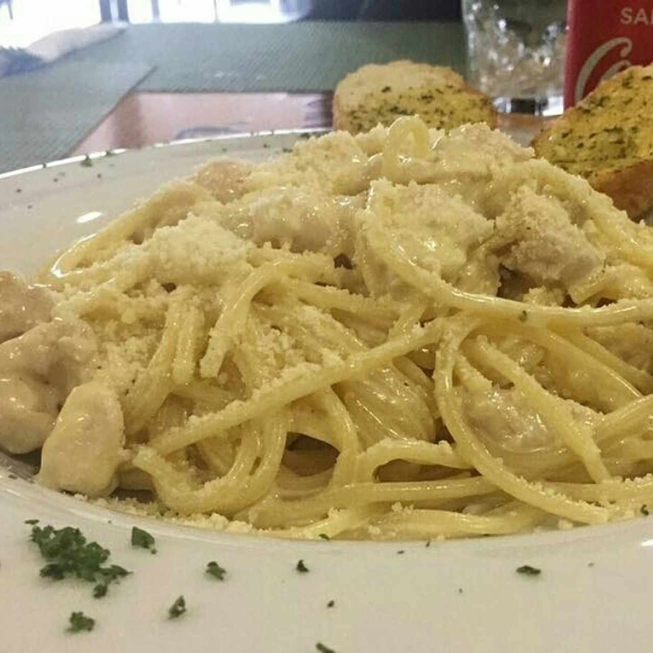 Pasta Alfredo con Pollo