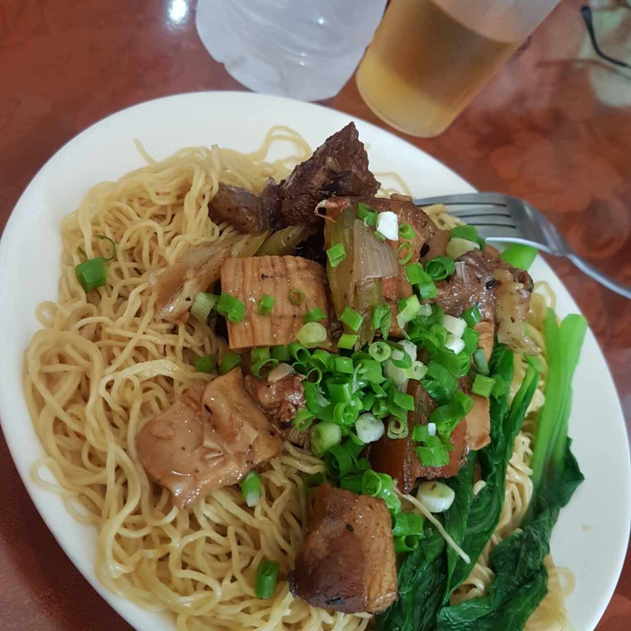 fideos con puerco frito