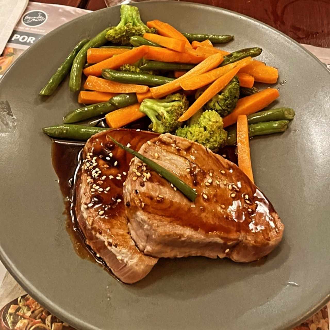 Tuna teriyaki , buena presentación , el sabor que vaaa