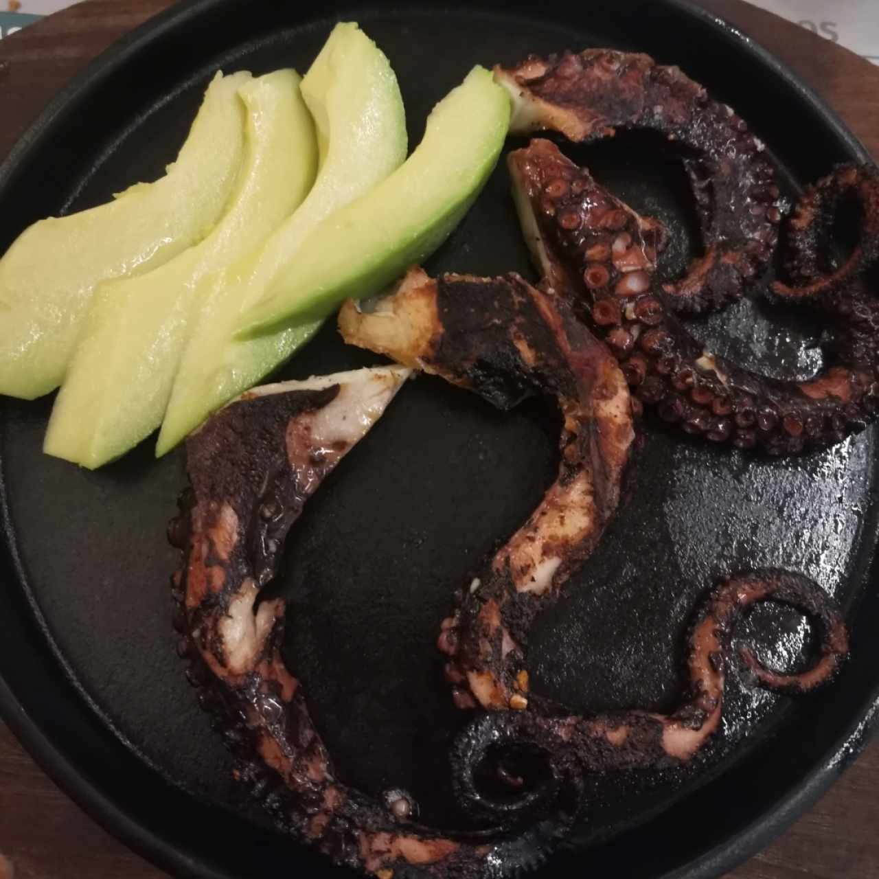 Keto pulpo al carbón 