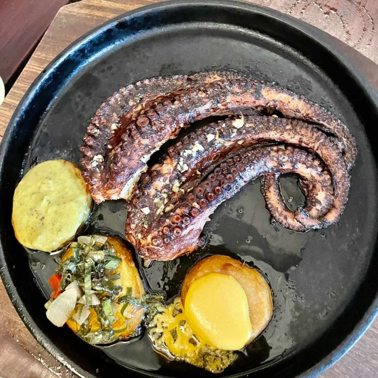 Pulpo al Carbon 