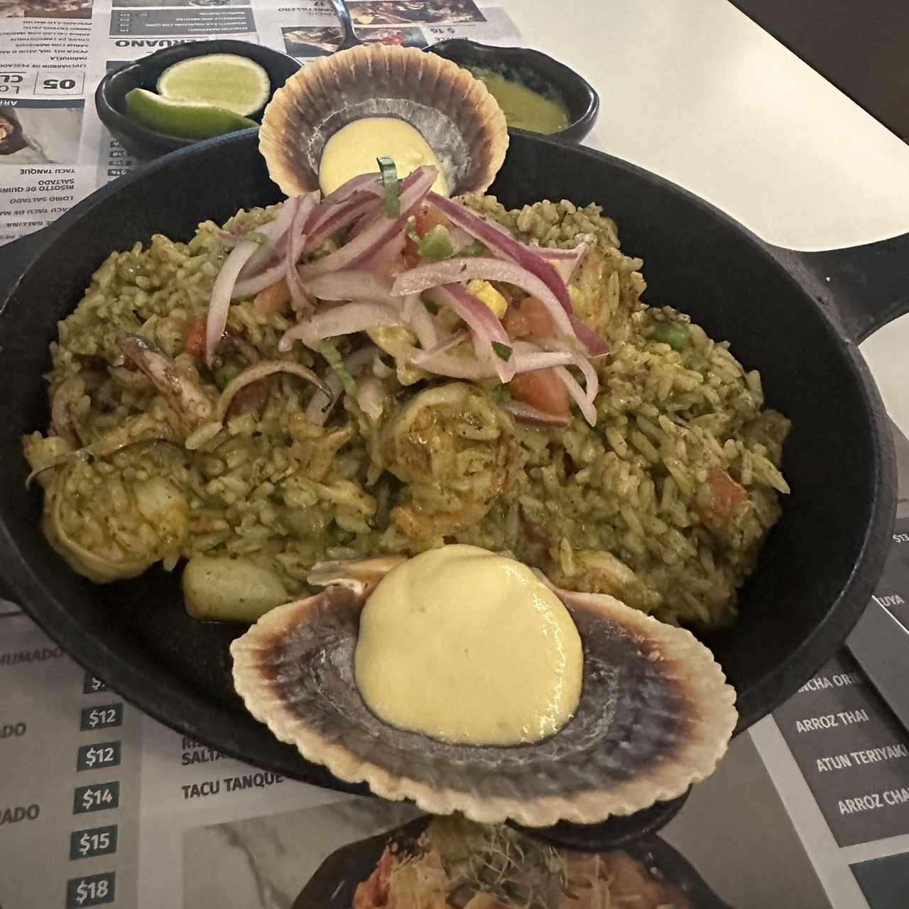 Platos Fuertes - Arroz con Mariscos