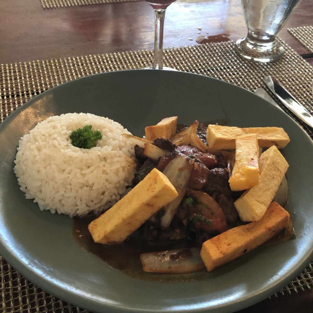 Lomito Saltado