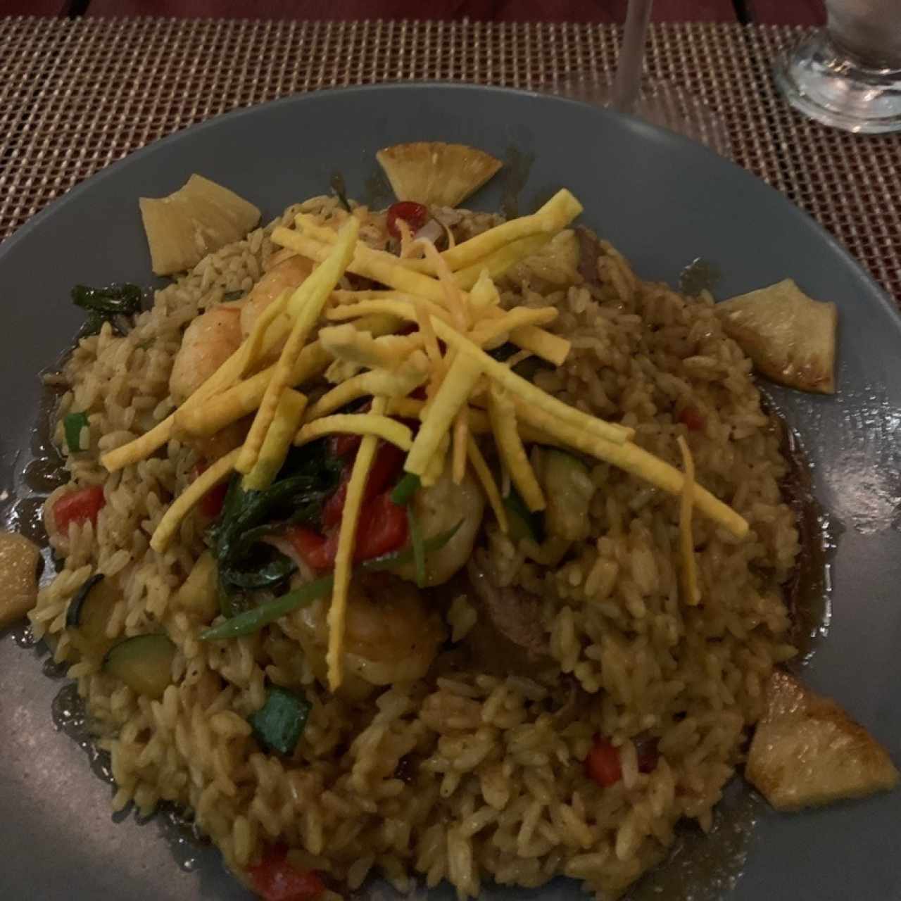 ARROZ CON LOMO Y LANGOSTINOS AL CURRY