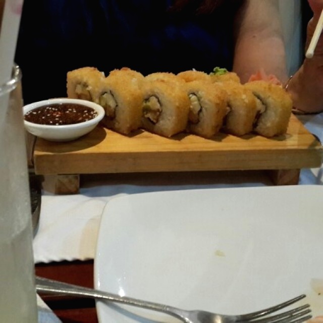 Rollo de sushi cangrejo