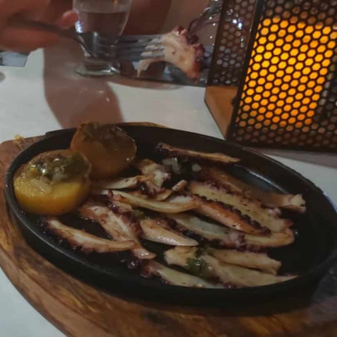 Mediterráneo - PULPO AL CARBÓN