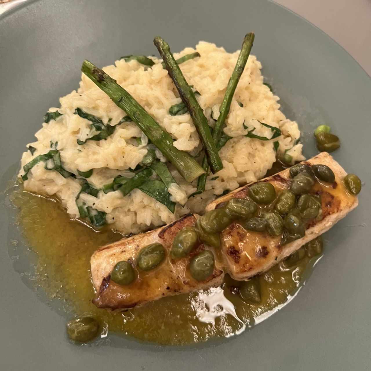 RISOTTO CON CORVINA EN SALSA DE ALCAPARRAS