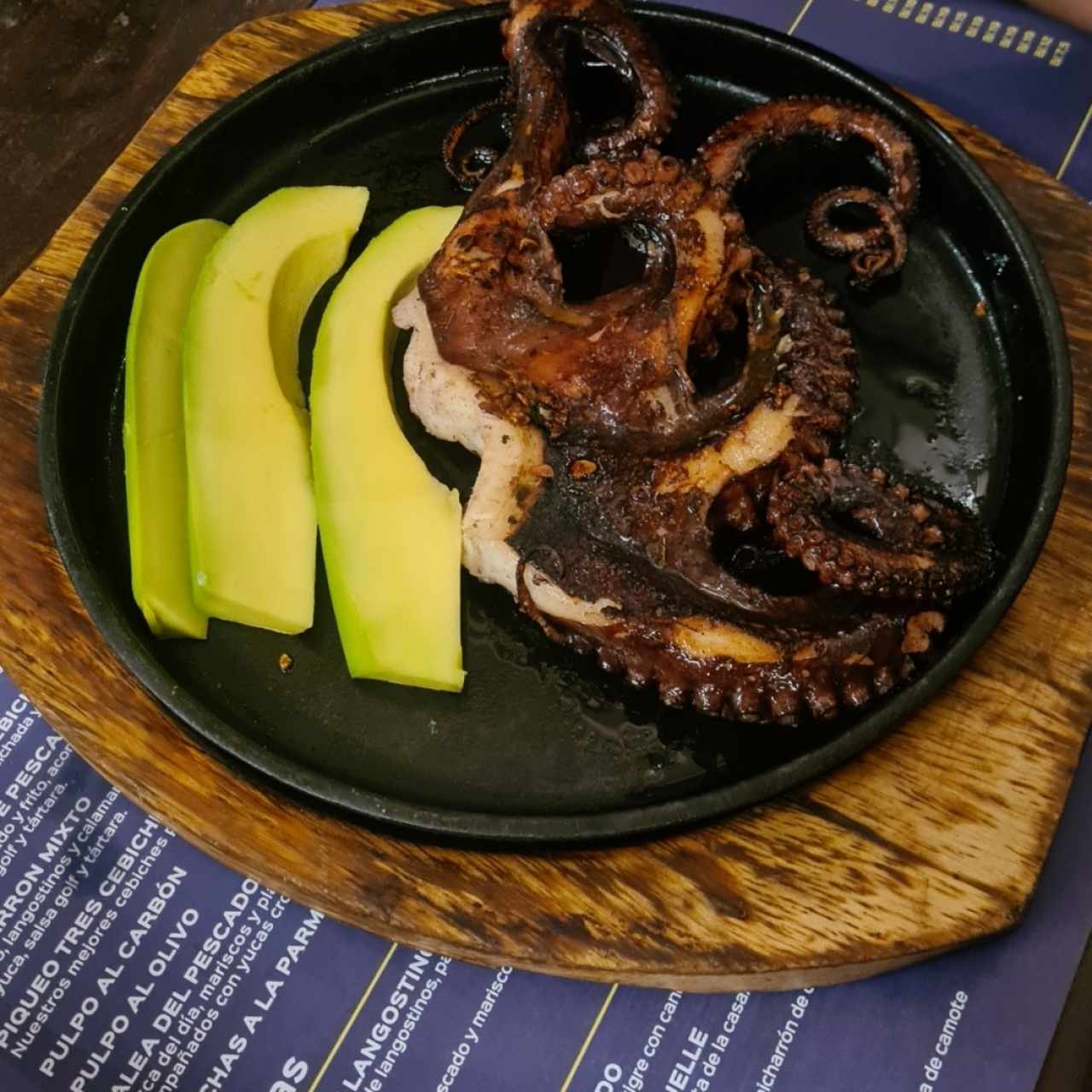 Pulpo al carbon