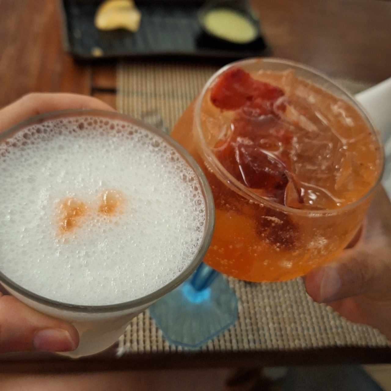 pisco sour y gin tonic frutos rojos