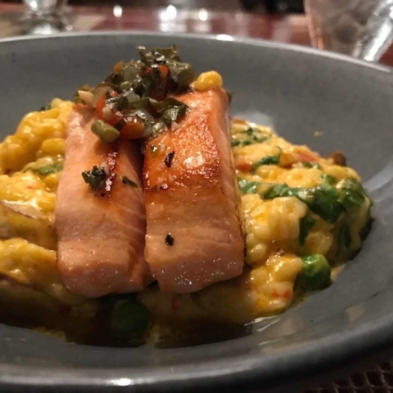 SALMÓN CON RISOTTO DI MONTI