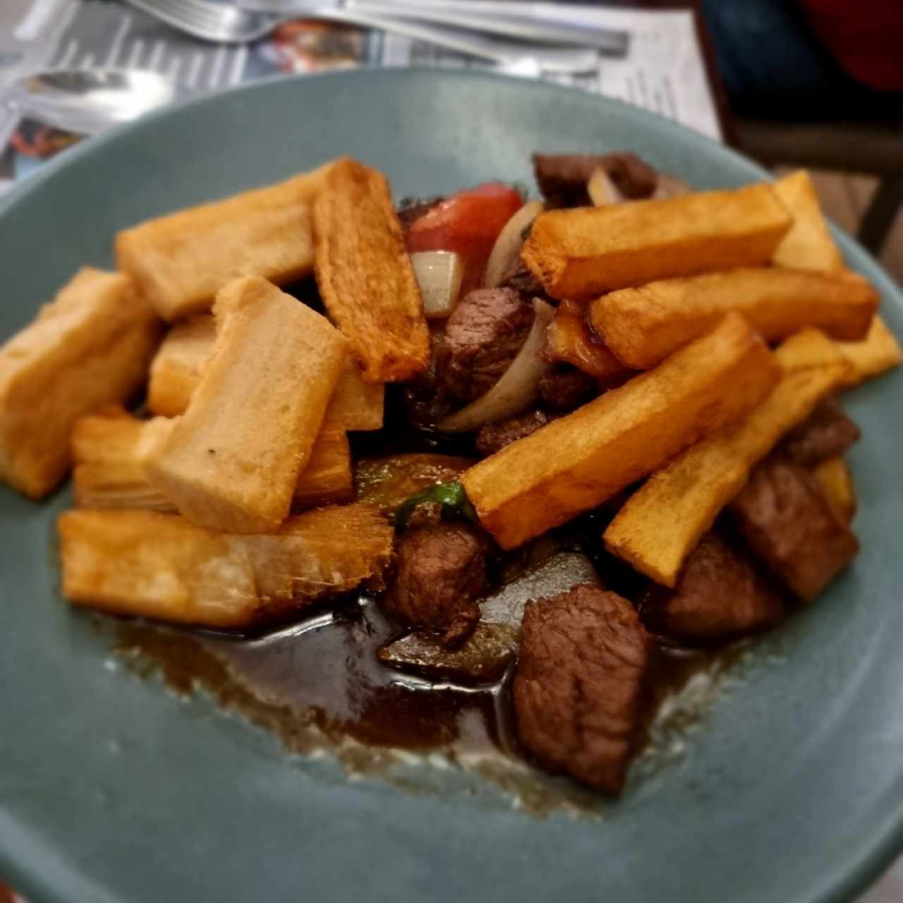 Platos Fuertes - Lomo Saltado