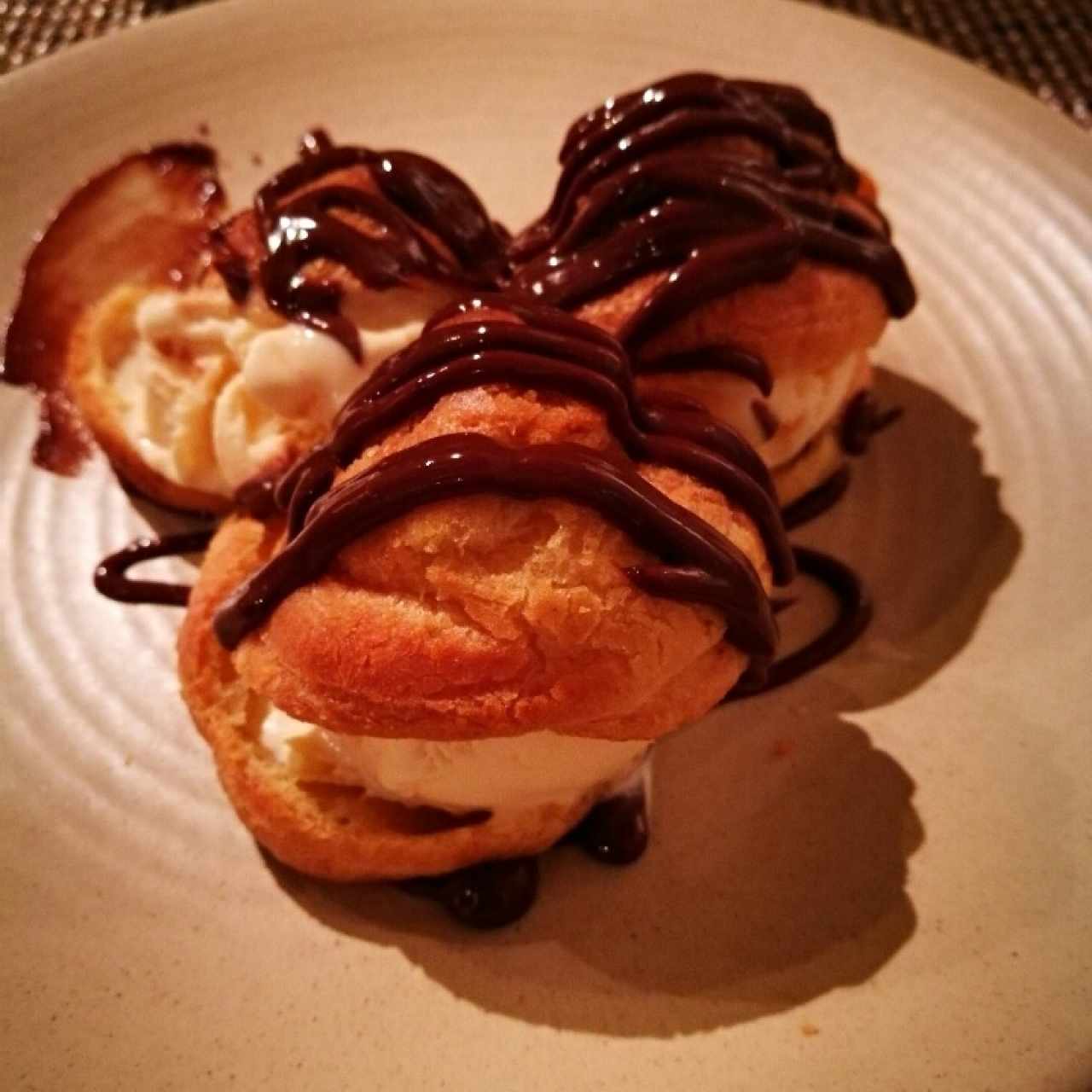 Profiteroles