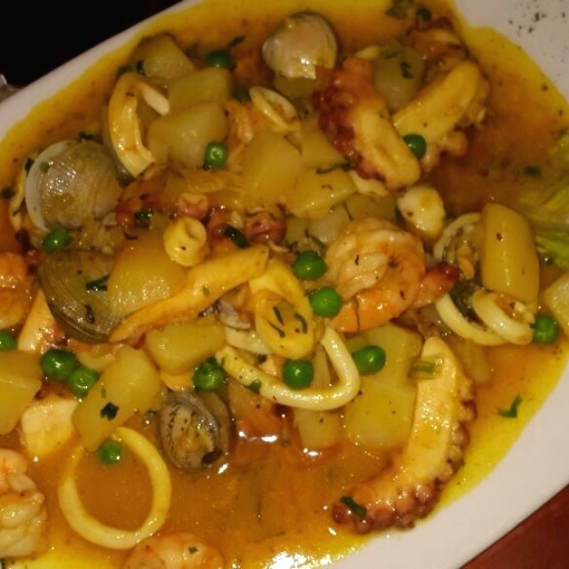 Cau cau de mariscos