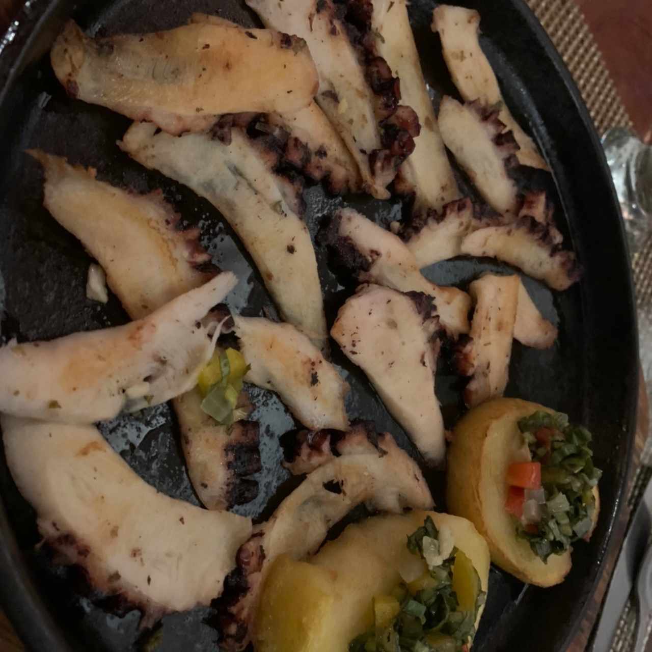 Mediterráneo - PULPO AL CARBÓN