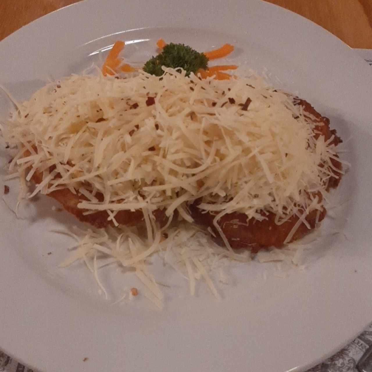 Panierte Tomate mit Parmesan