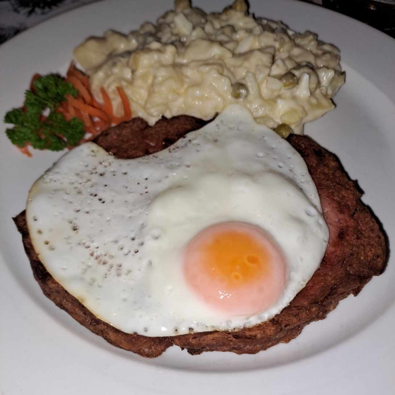 Leberkäse mit Kartoffelsalat 