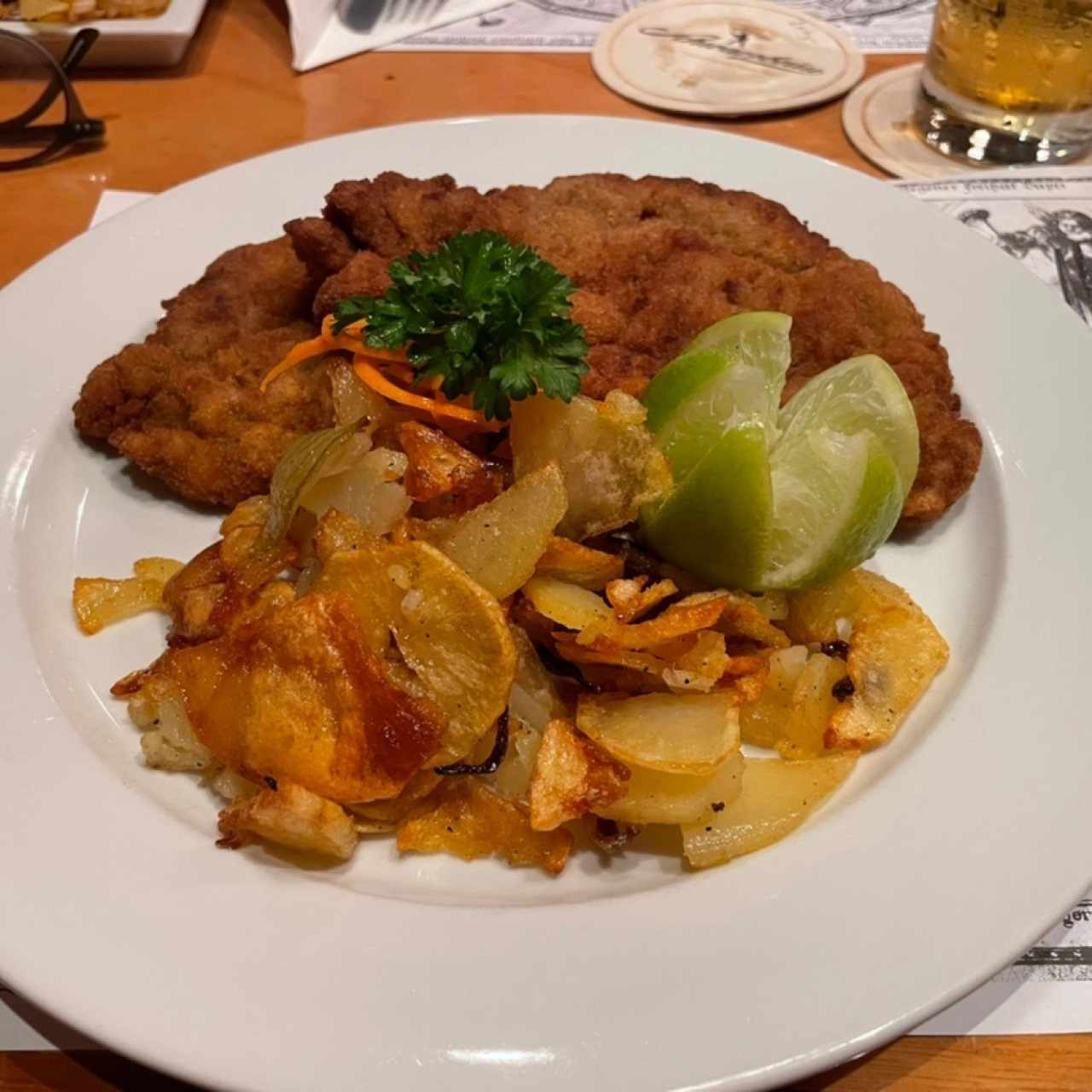 Wienerschnitzel vom Schwein mit Bratkartoffeln