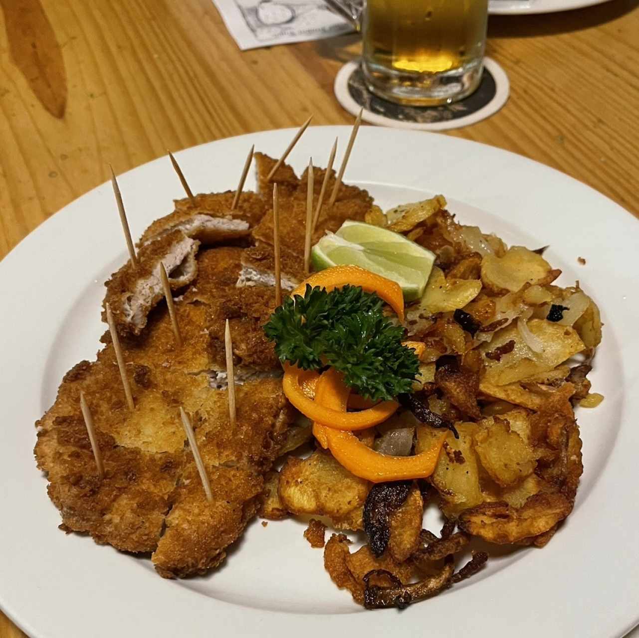 Jägerschnitzel Escalopas de cerdo Empanizadas "Estilo Cazador"