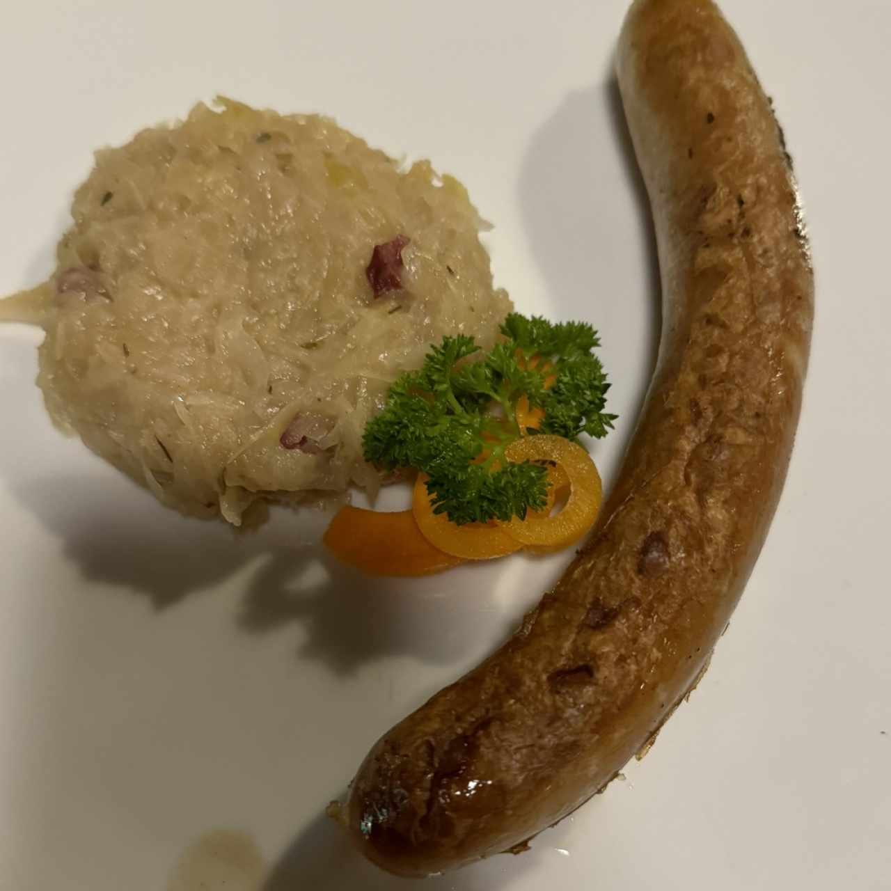 Frankische Rauchbratwurst-Salchicha de cerdo Ahmada 6 oz