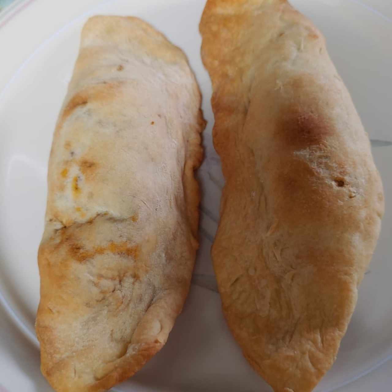 Empanadas de Harina Relleno de Pollo