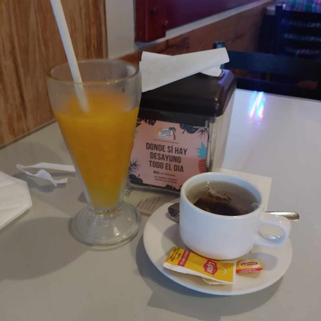 Té y Jugo de Maracuyá 