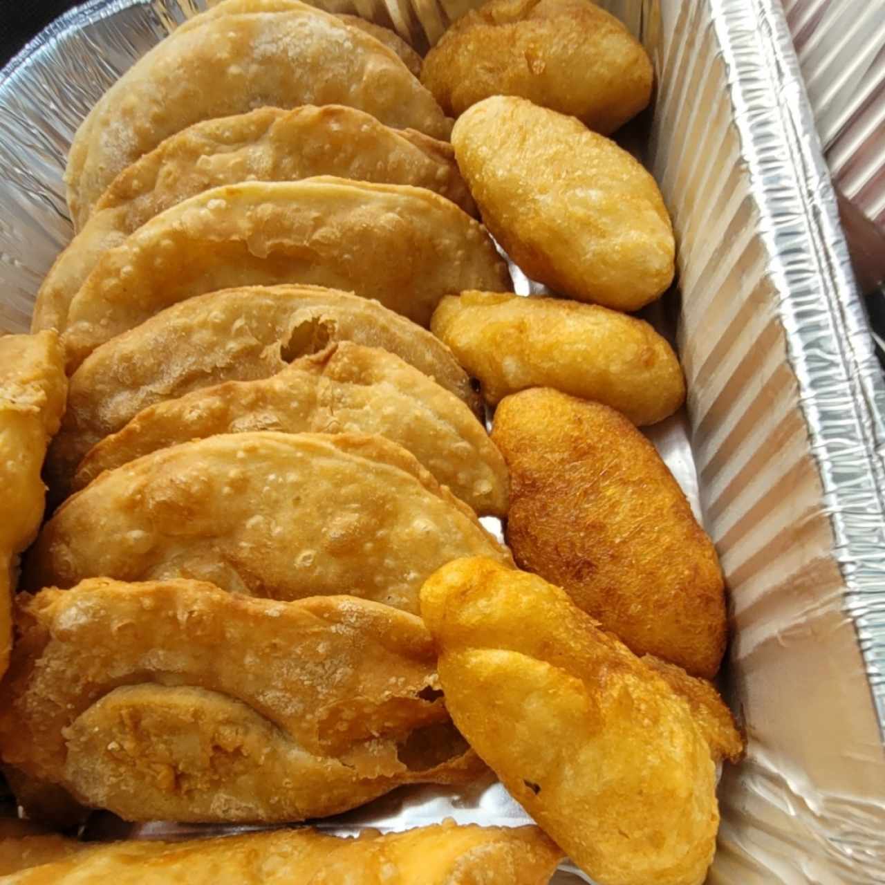 empanadas carne y carimañolas 