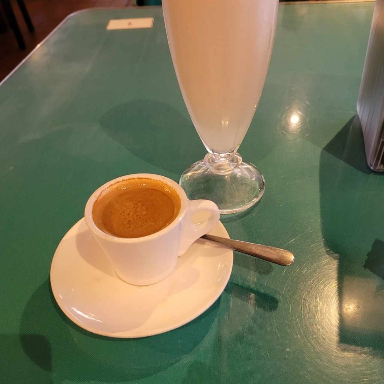 café americano y jugo guanábana 