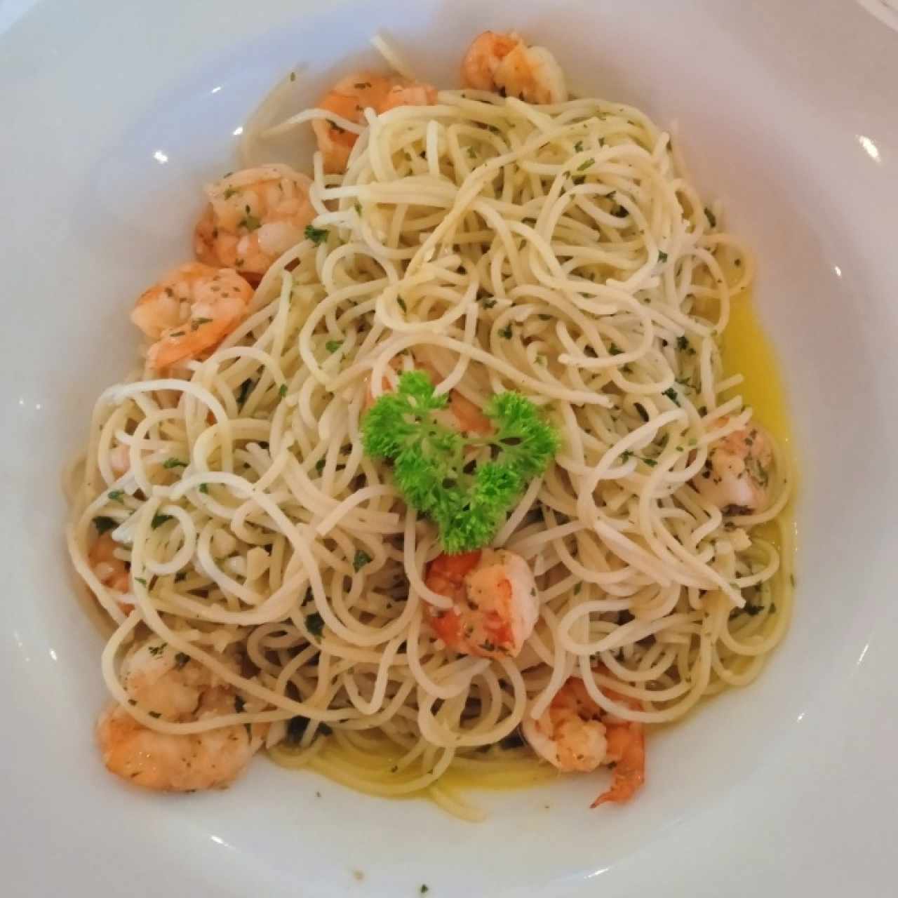 Spaghetti con Camarones en Salsa al Olio