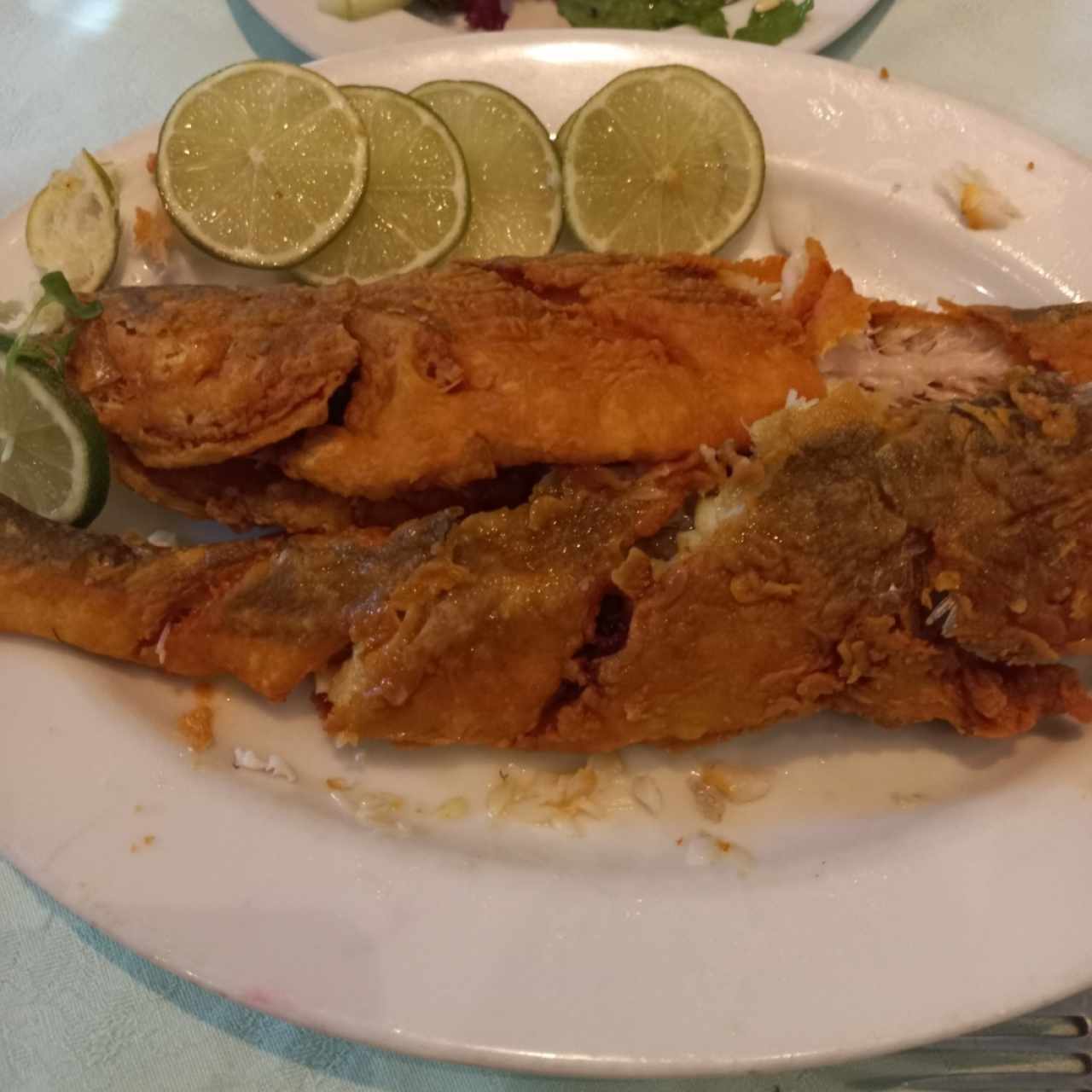 Pescado entero frito