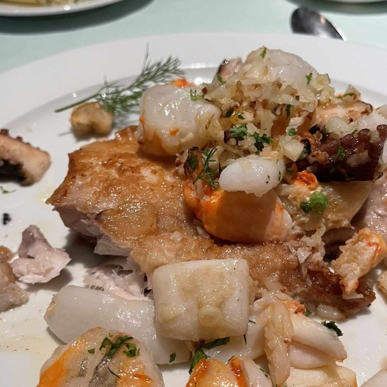 Corvina con mariscos