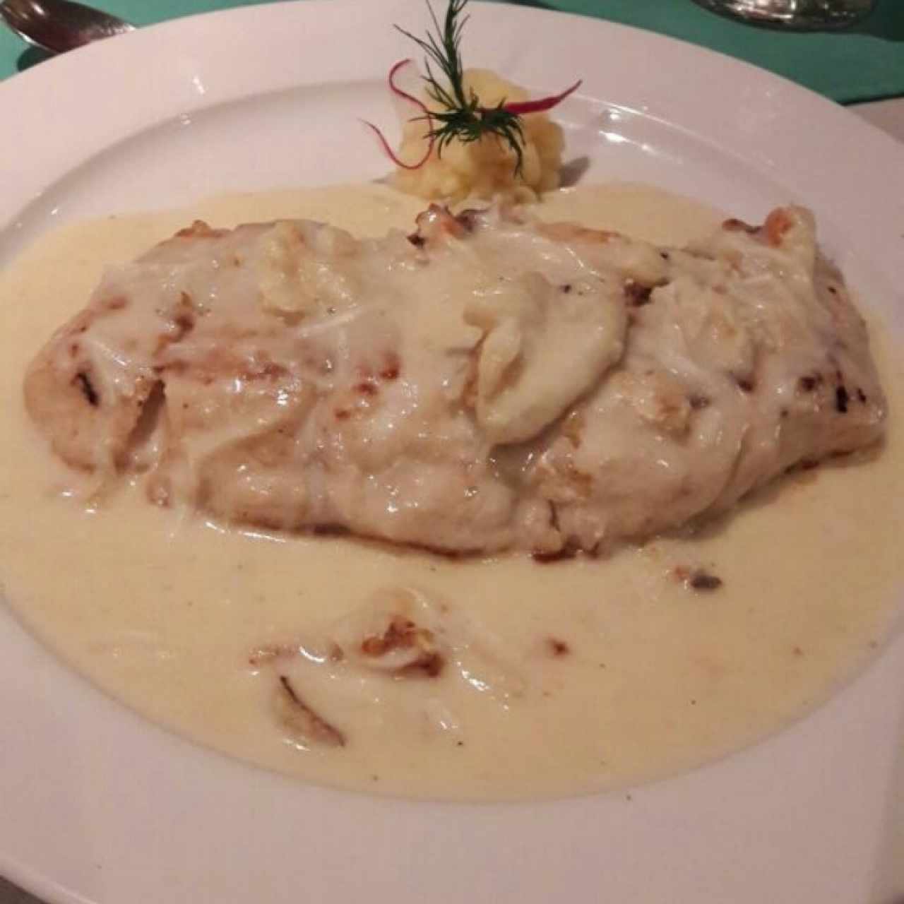 filete de corvina en salsa blanc