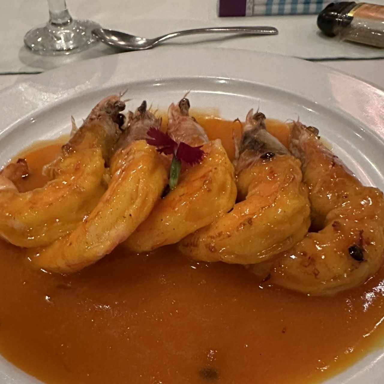 Langostinos al Ajillo o en Salsa de Maracuyá