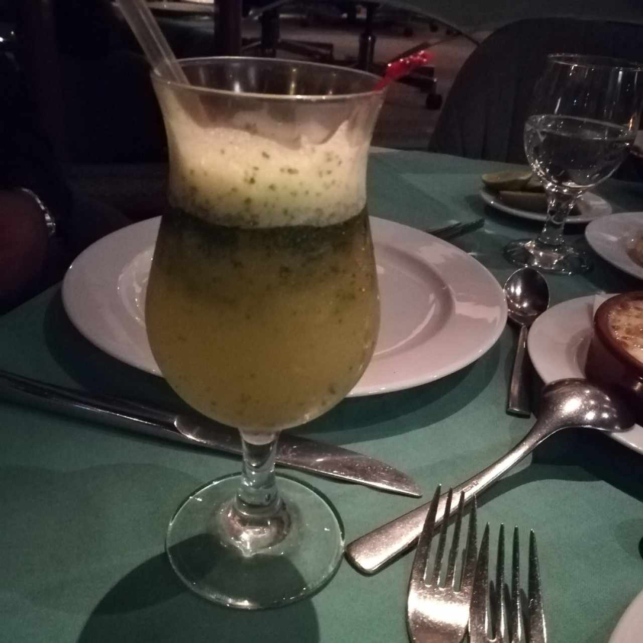 Limonada con hierba buena