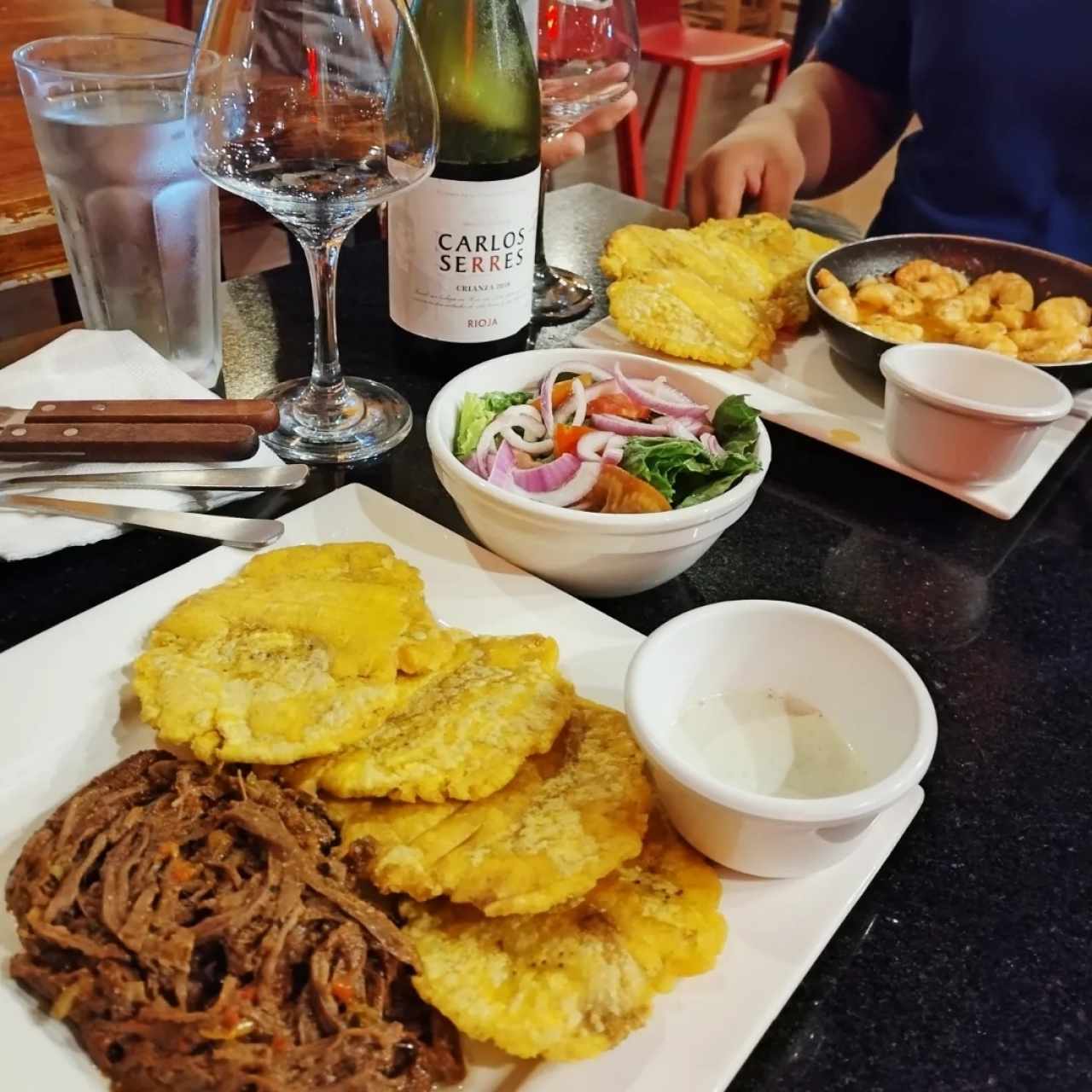 Ropa vieja con patacones