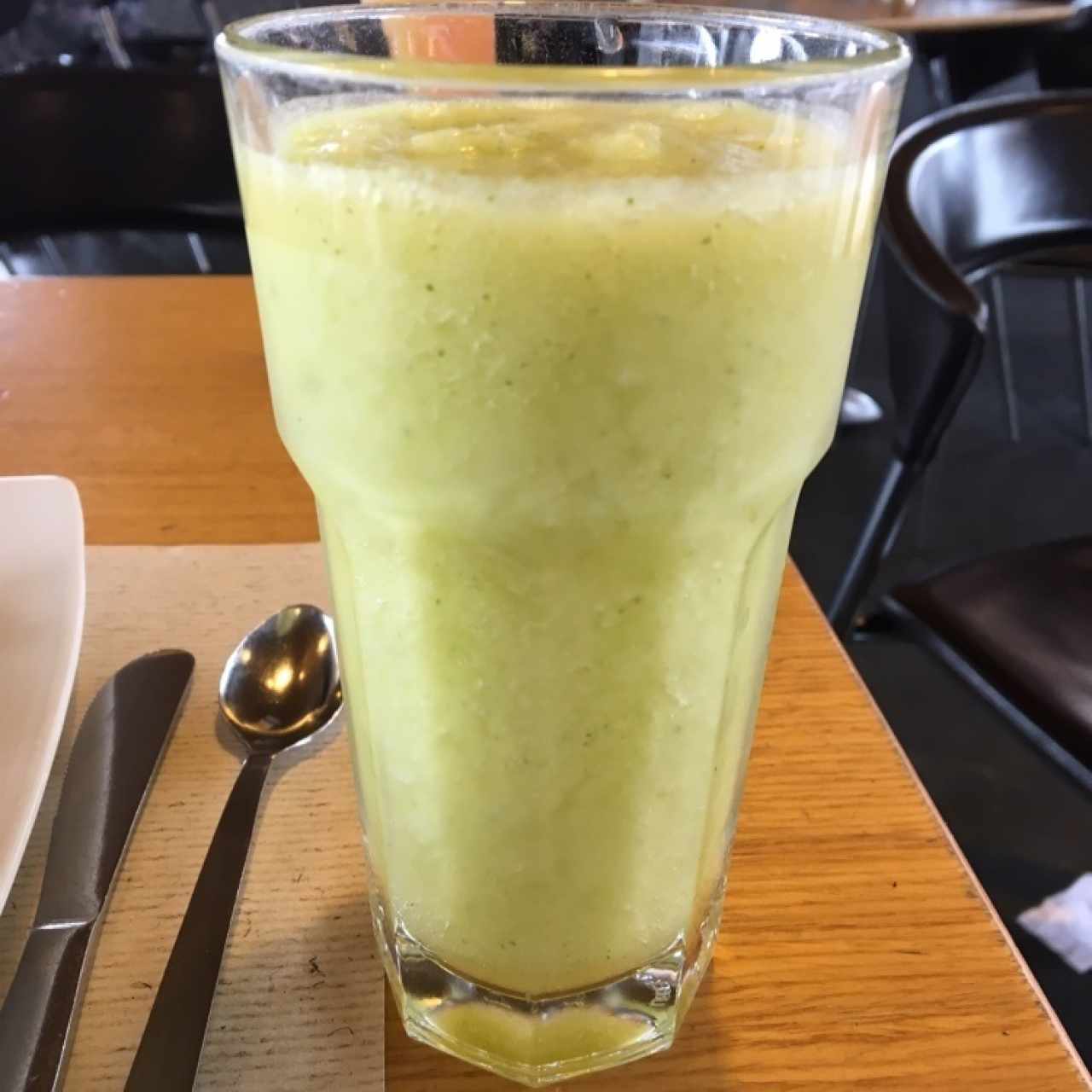 barido de piña, jengible y hierbabuena 