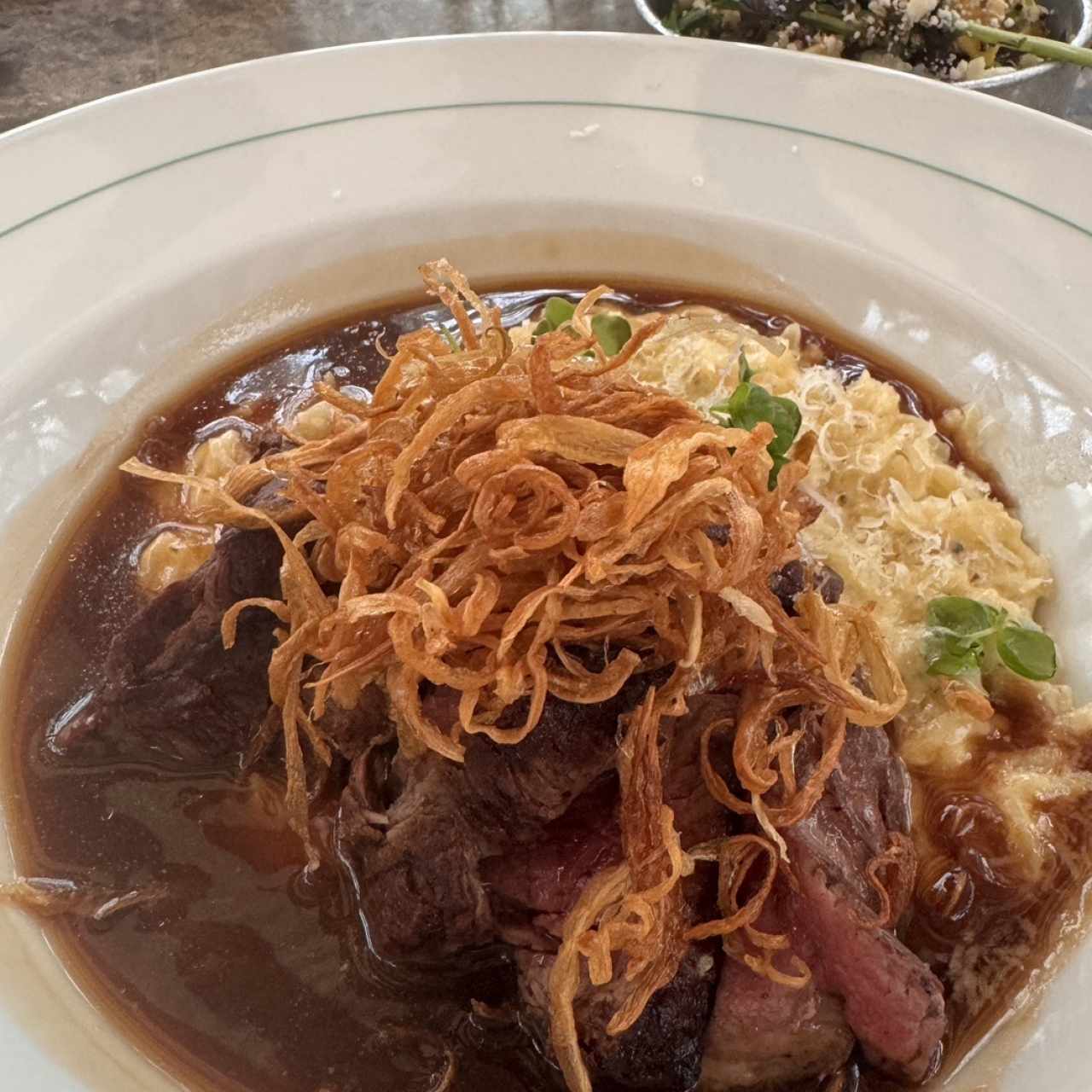 Lomo trufado con orzo