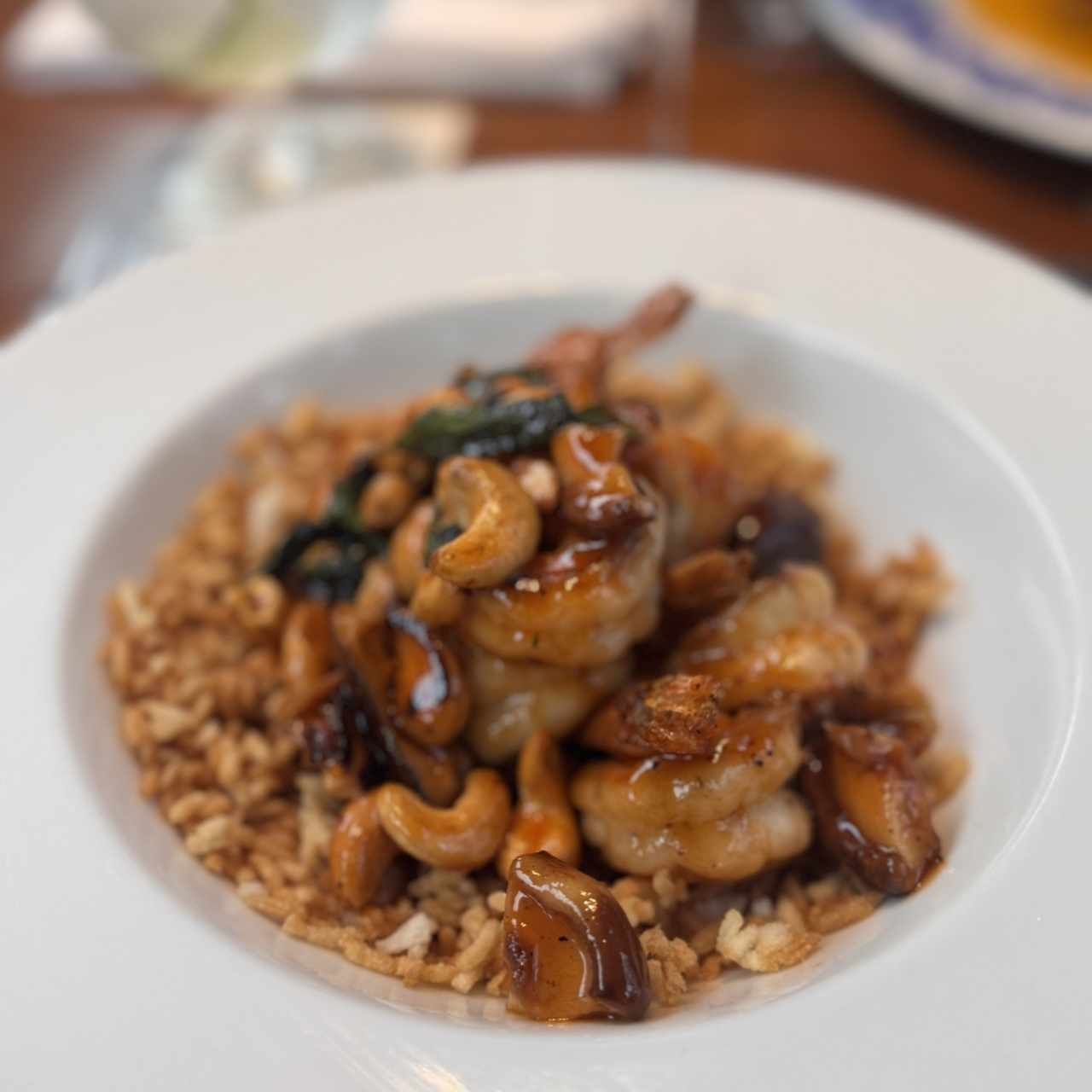 Langostinos con pega y marañon (merey)