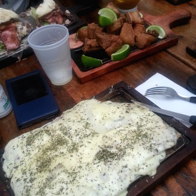 Pimentón asado y chicharrones 