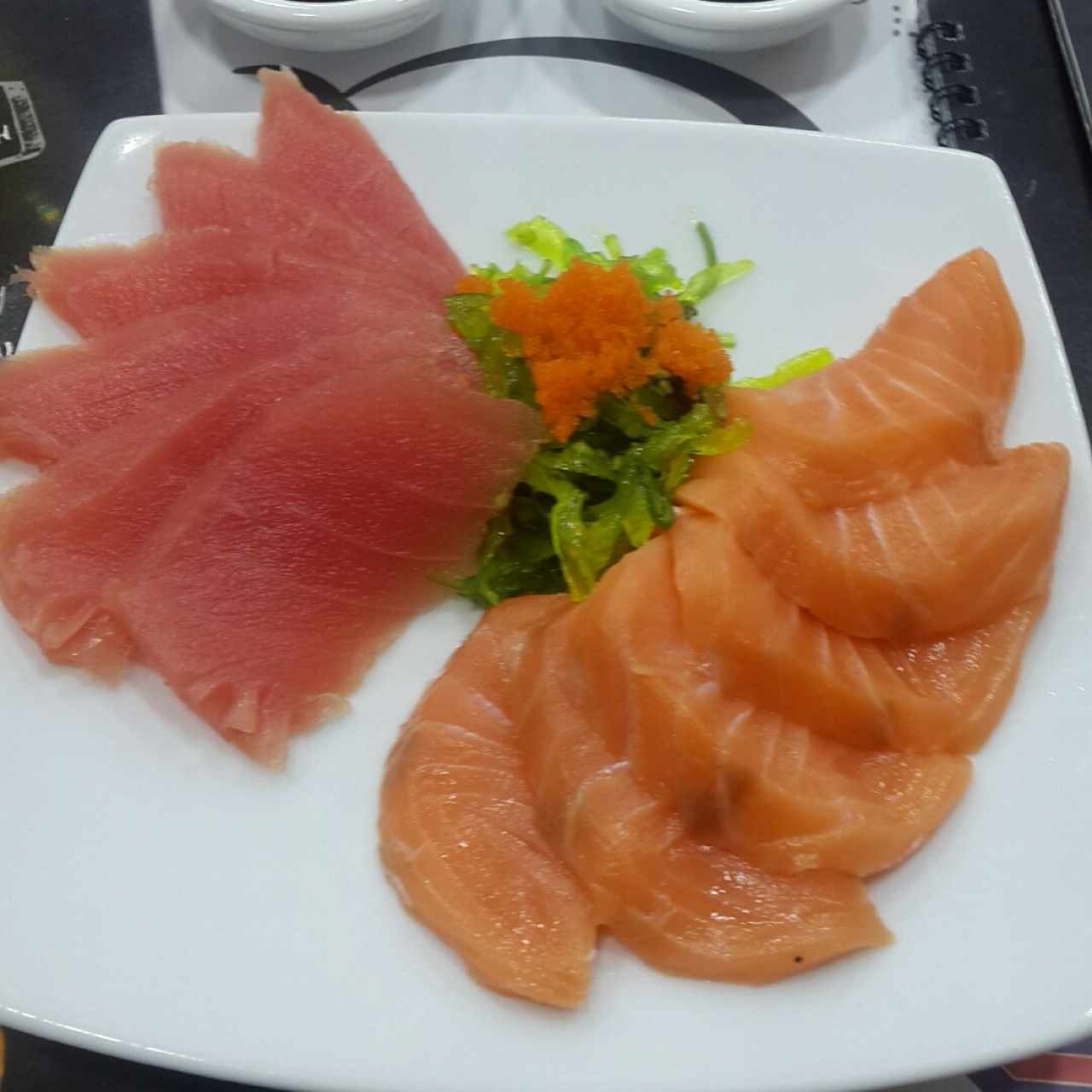 Sashimi Mixto, Excelente, Salmon, Atun y Wakame