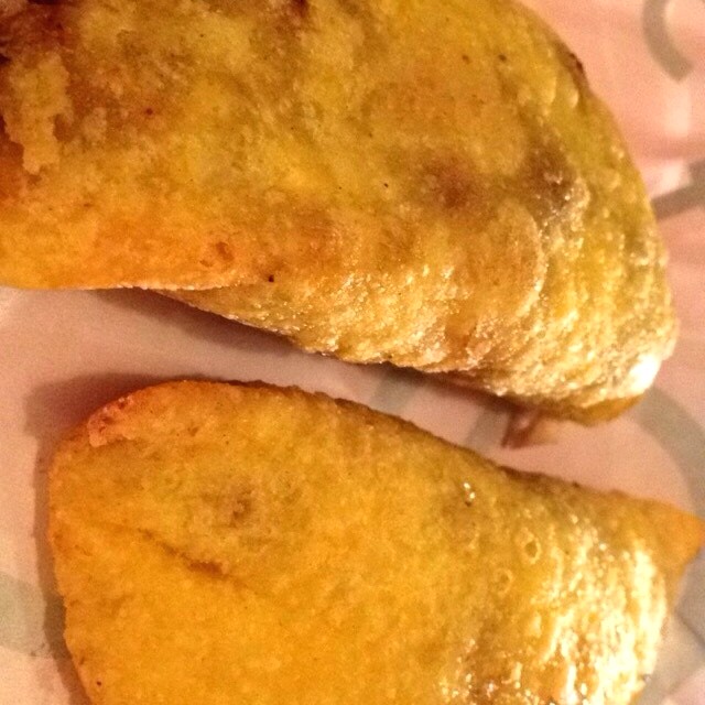Empanadas de asado negro