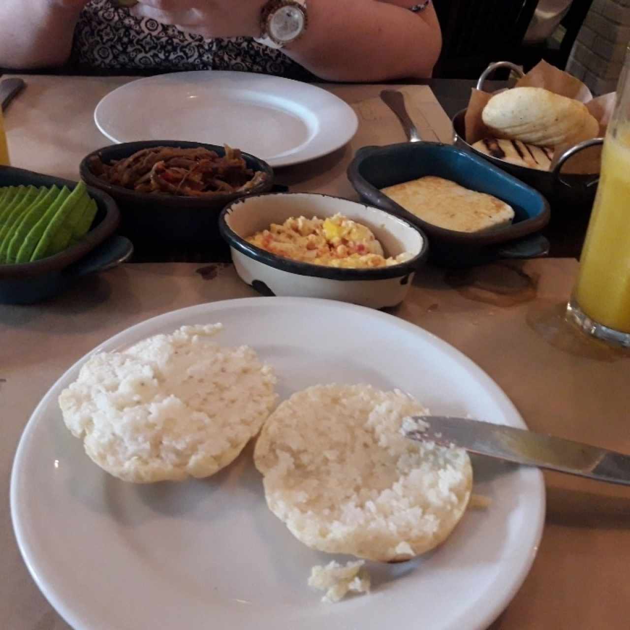 Mechada Aguacate Queso Perico